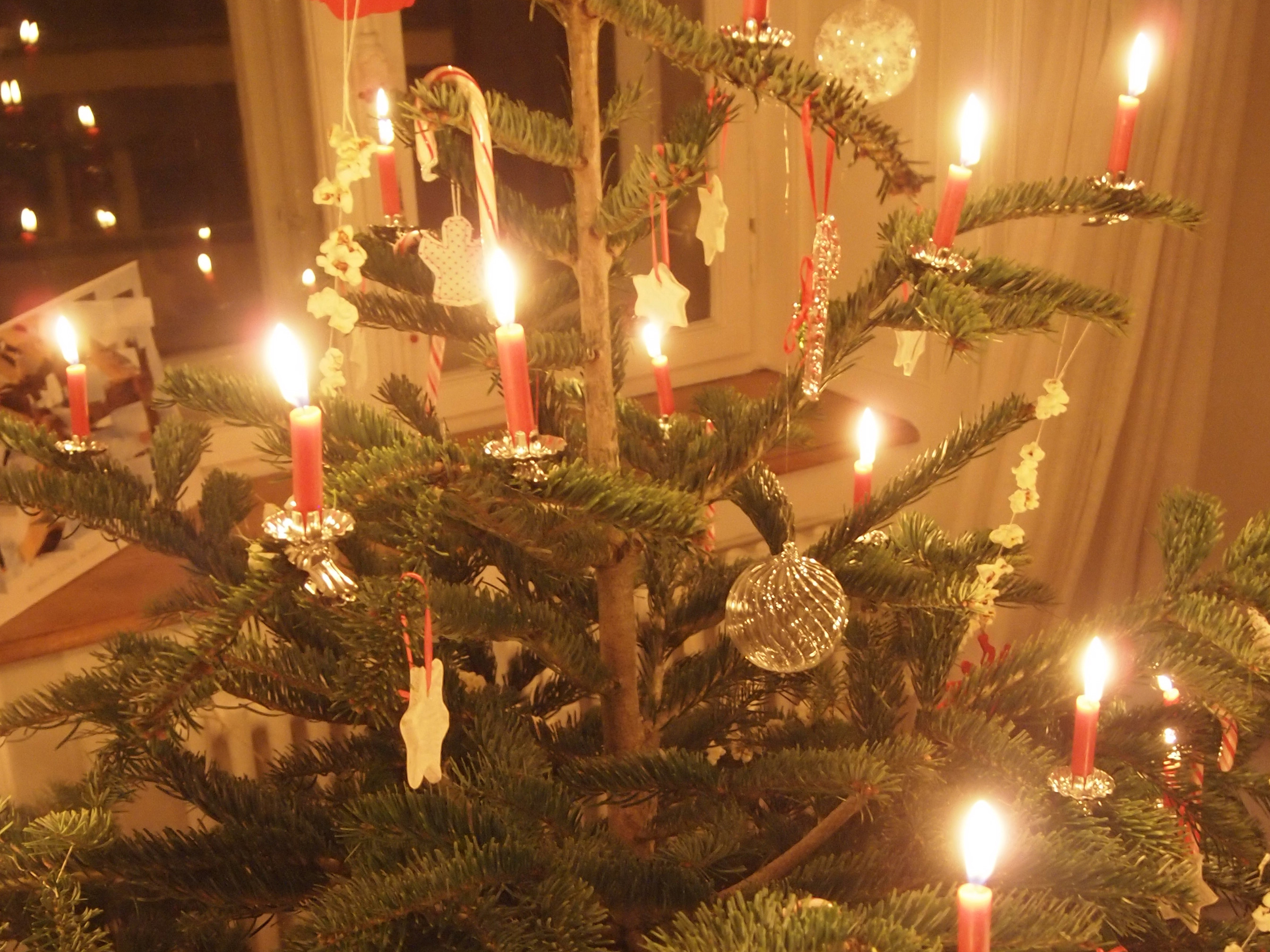 Weihnachtsbaum mit Kerzen