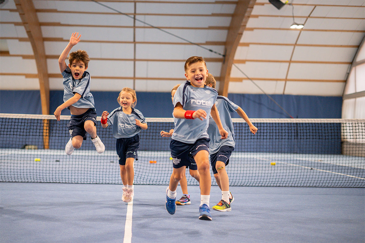 Foto Racket_Advertorial online_wireltern_1200x800