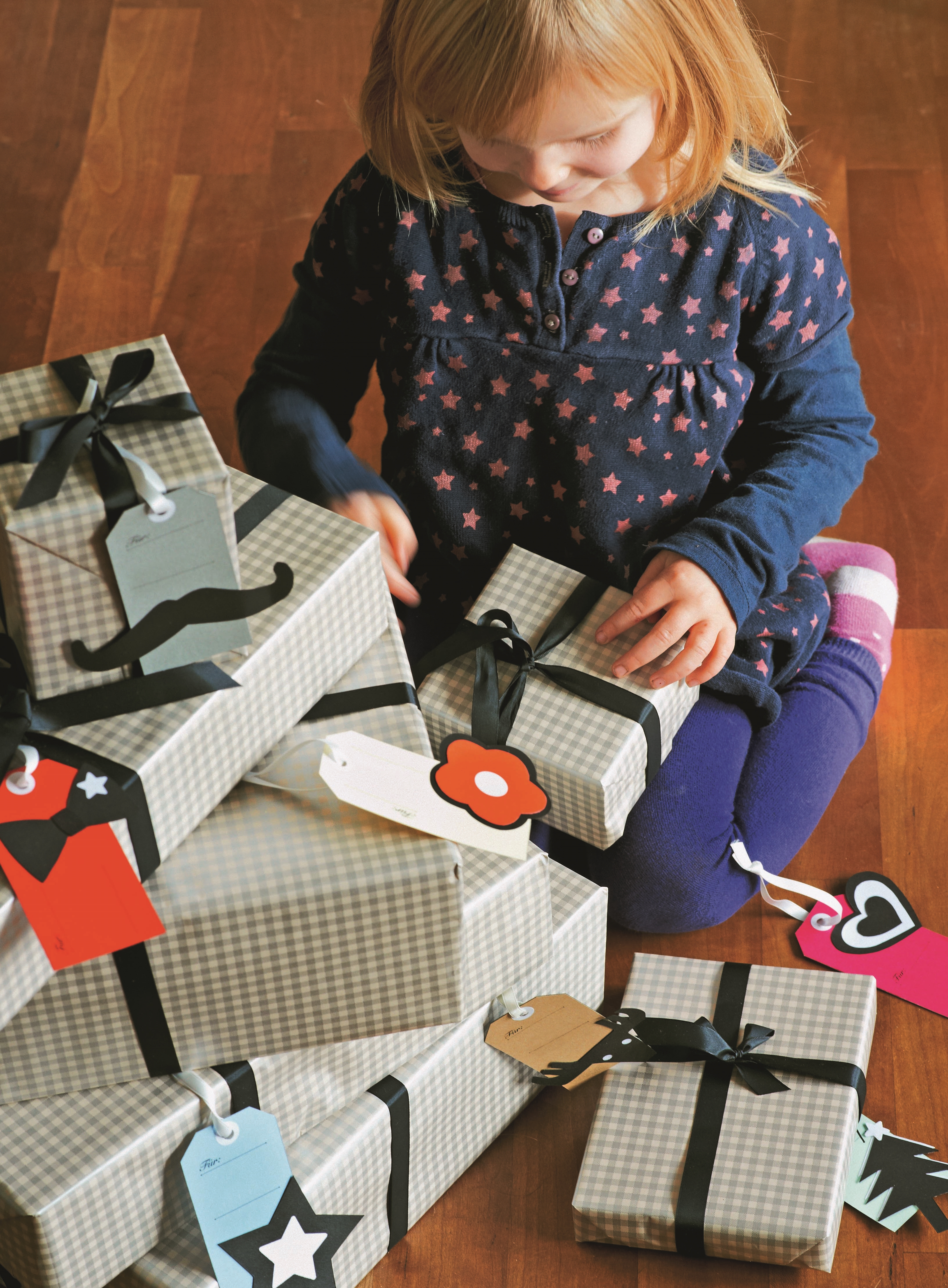 Mädchen mit Geschenken