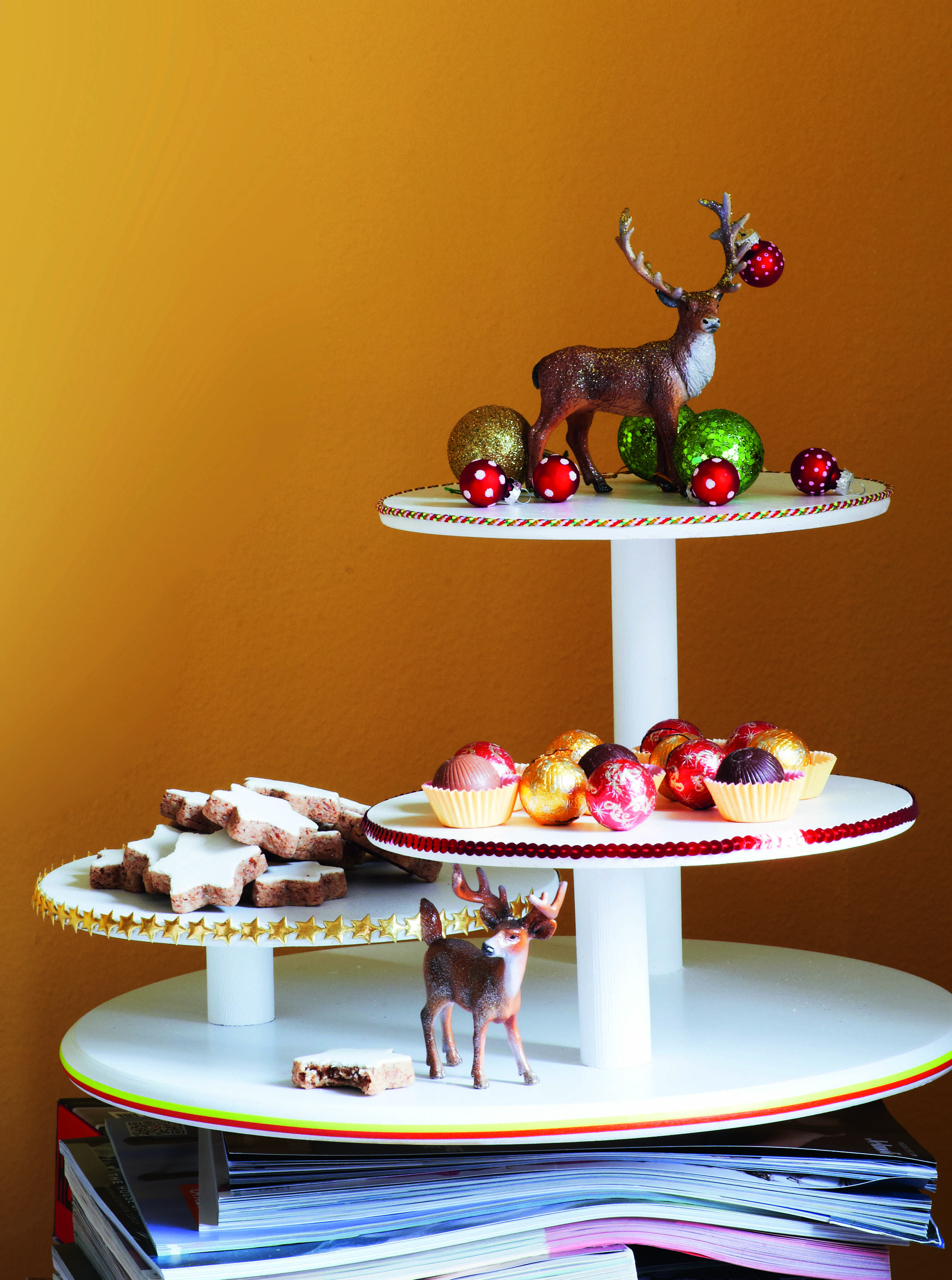 Etagere mit Elchen