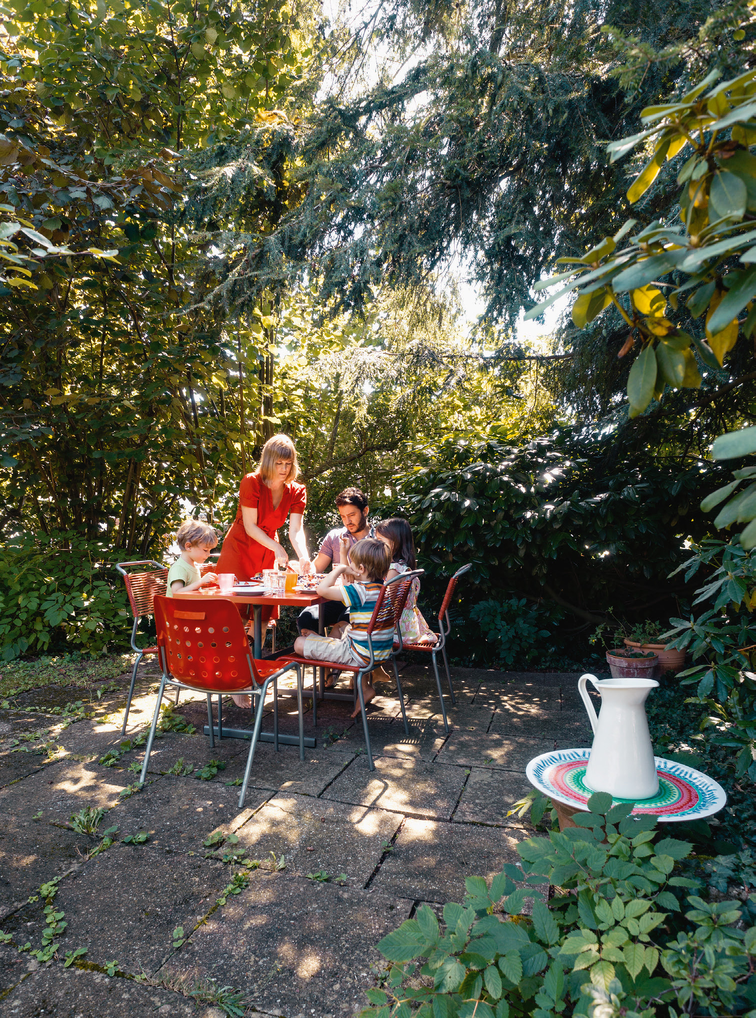 Die Familie Wälchli im Garten