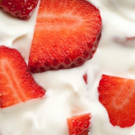 erdbeeren_und_joghurt_glace_thinkstock.jpg
