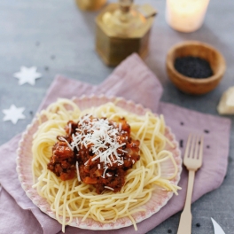 Linsenbolognese mit Spaghetti