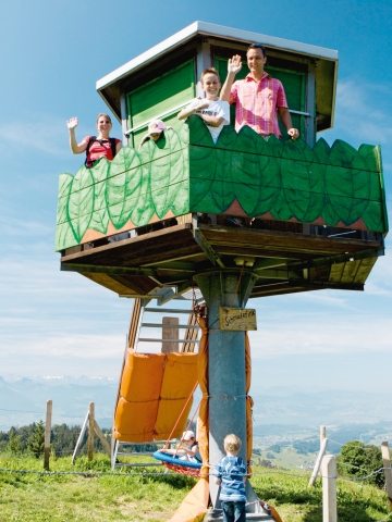 Familie im Frechspatz Männi auf dem Atzmännig (SG)