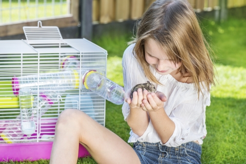 Mädchen mit Maus