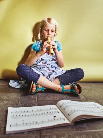 Annina Lüthi (7 Jahre), Bambusflöte